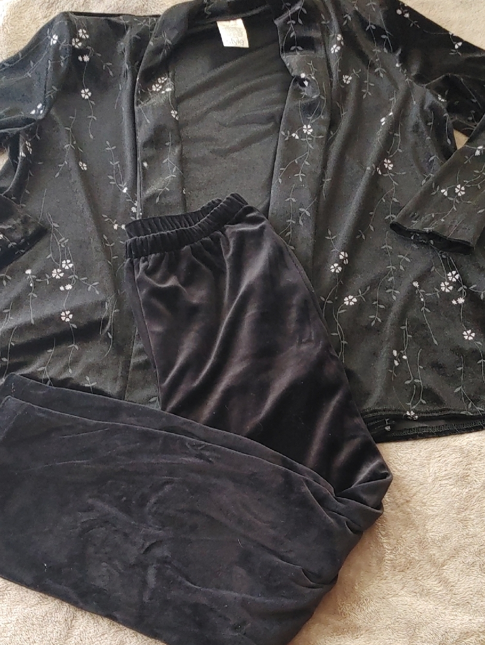 Style Studio Black 2 Piece with Black Pants Sz One Size